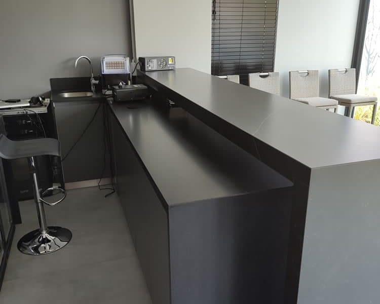 Bar 8